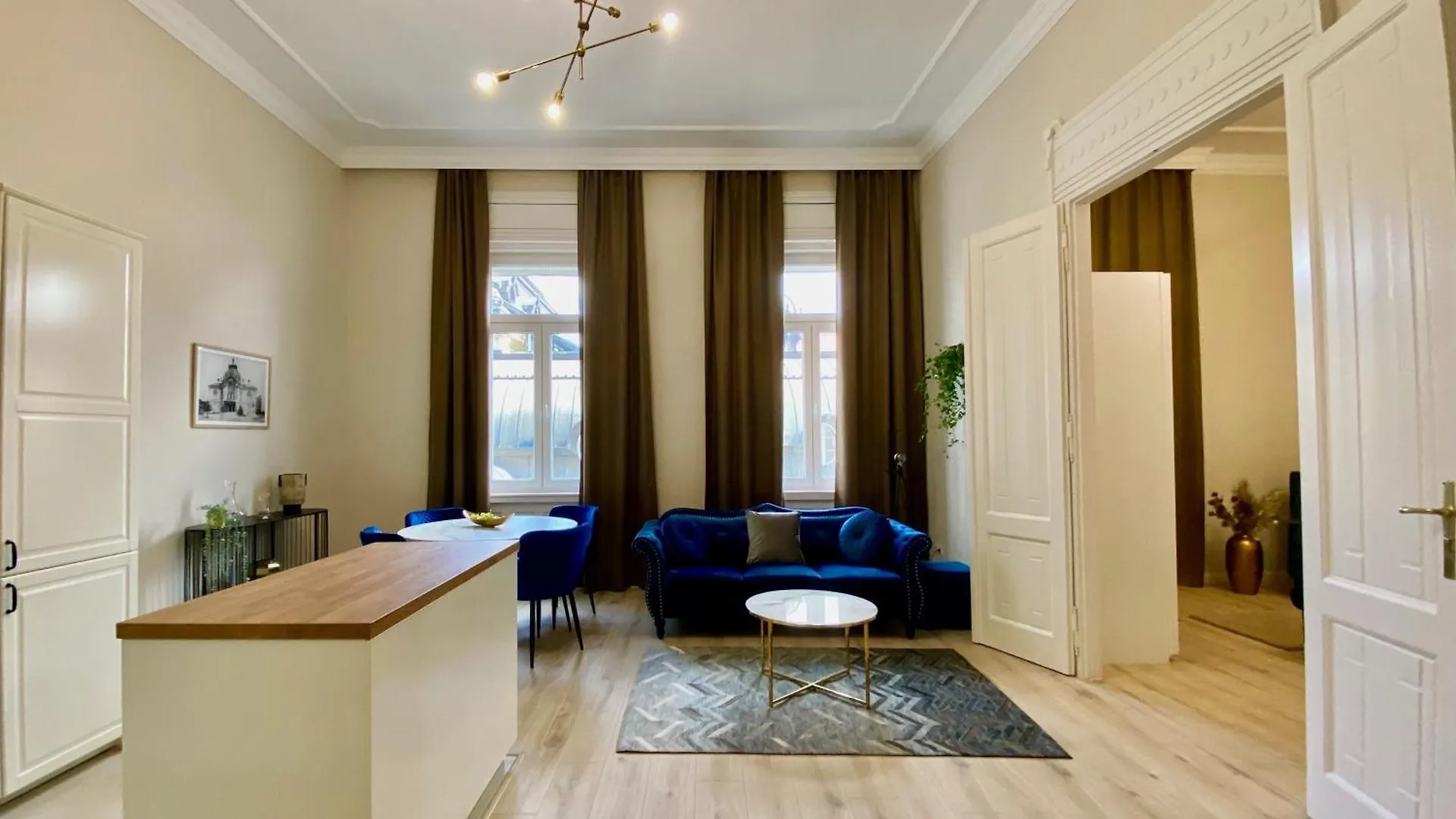 Luxury Paris Style Apartment In Heart Of ブダペスト