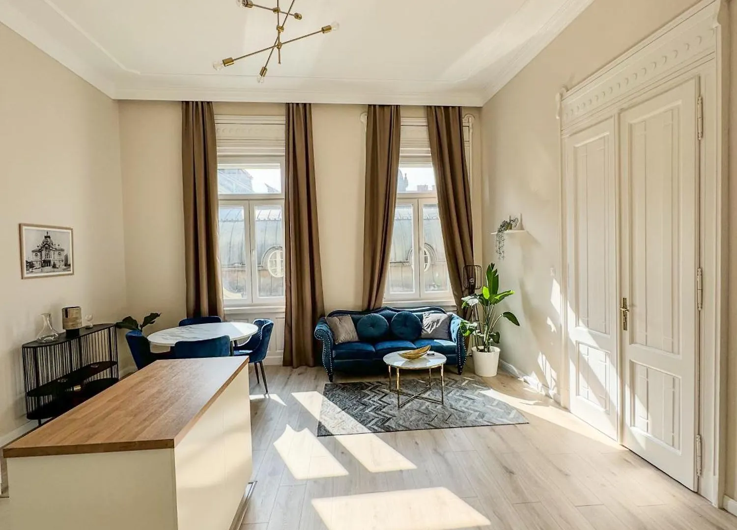 Luxury Paris Style Apartment In Heart Of בודפשט הונגריה